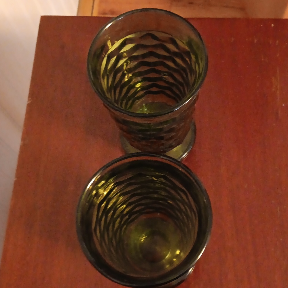 2 Vintage Indiana Glass Green Glasses - Picture 2 of 2